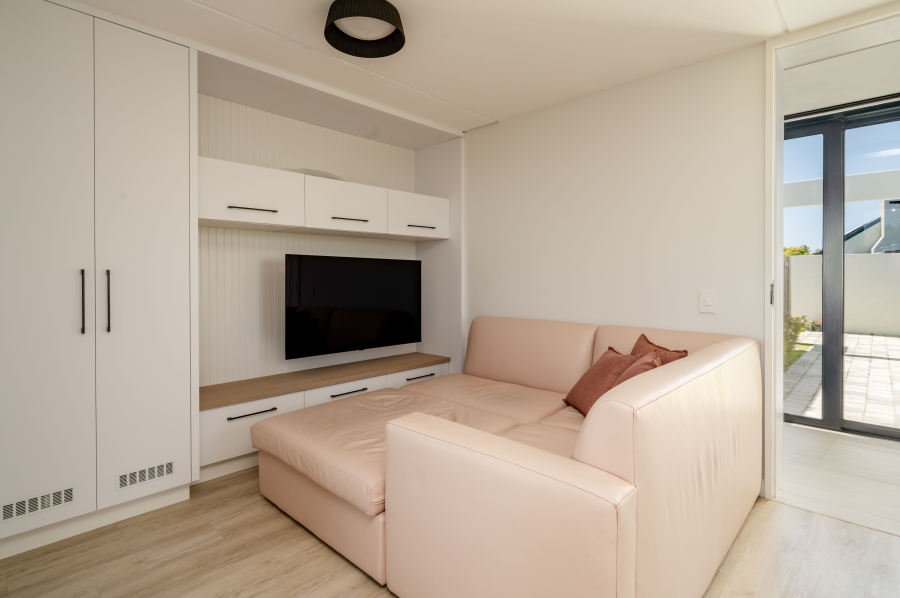 4 Bedroom Property for Sale in Brackenridge Western Cape